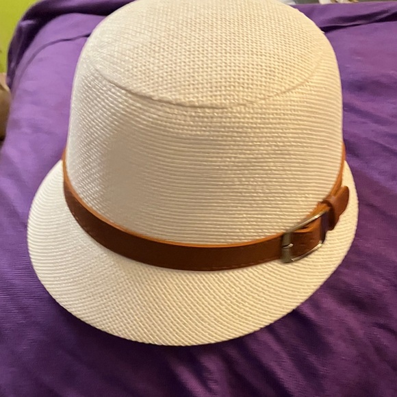 Accessories - Elegant White Hat with Tan Band